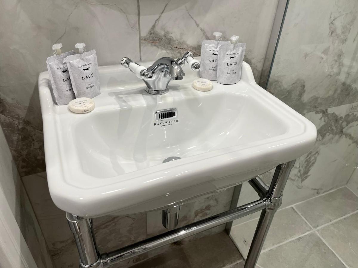 Number 31 Boutique Townhouse Hotell Galway Exteriör bild